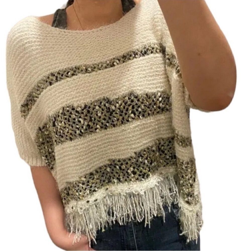 NWOT Moth Anthropologie Short Sleeve Fringe Poncho sweater Cream Metallic XL